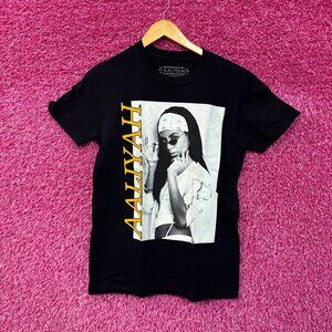 Aaliyah portrait T-shirt size small.